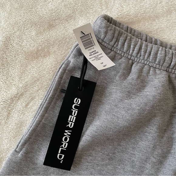 Aritzia TNA Super World The Super Fleece Relaxed Sweatshort NWT size small - Picture 7 of 8